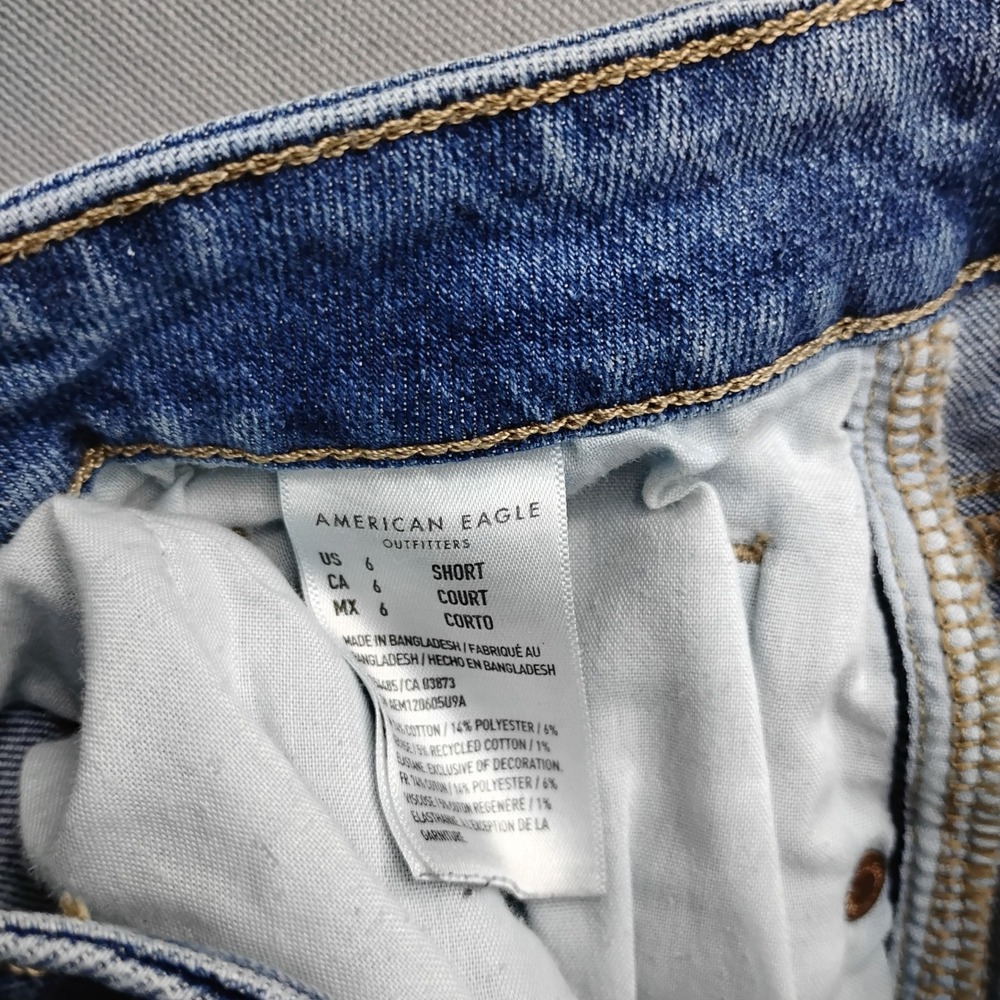 American Eagle Mom Jean Womens 6 Short Medium Wash High Rise Denim Pants - Picture 3 of 8